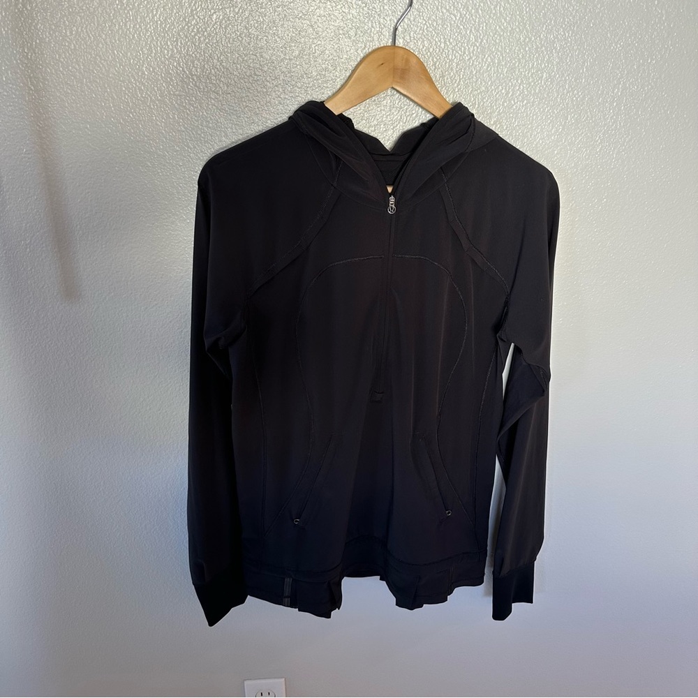 Lululemon Quarter Zip Lightweight Long Sleeve Running Jacket in Black, Size 8